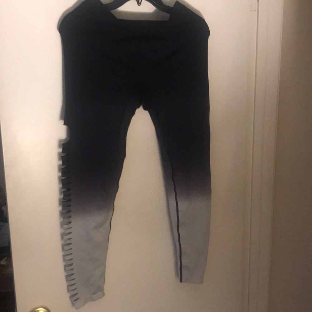 Pink ombré cutout legging